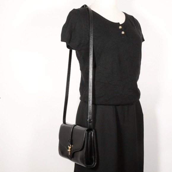 GUCCI Black Shoulder Bag - Picture 16 of 16